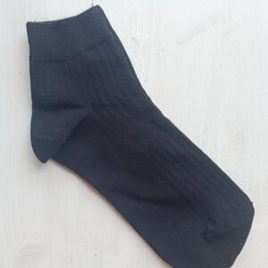 Schwarze Sneaker Socken aus Schafschurwolle – dünn, atmungsaktiv und temperaturausgleichend